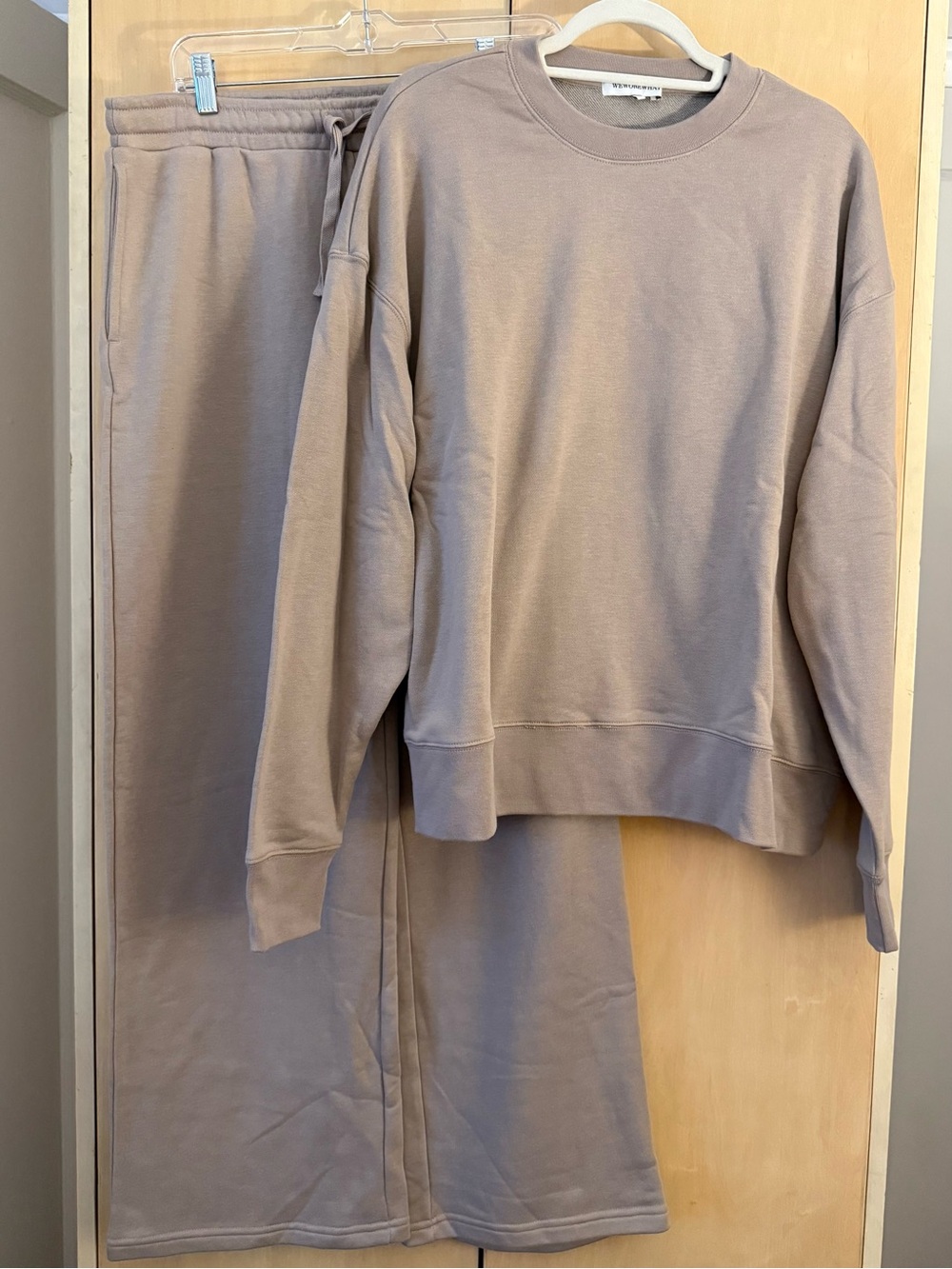 WeWoreWhat Taupe Crewneck Sweatshirt & Sweatpants Set